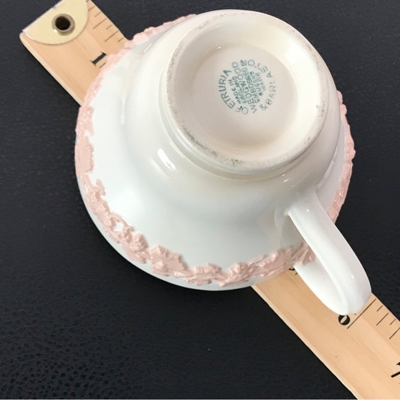 Wedgwood Etruria Embossed Queens Ware Pink on White Tea Cup Saucer Set England - Picture 15 of 16